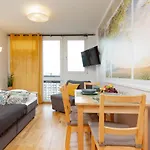 Apartment Grzybowska by Renters
