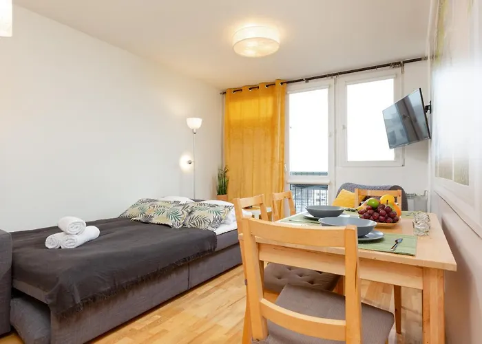 Apartment Grzybowska by Renters